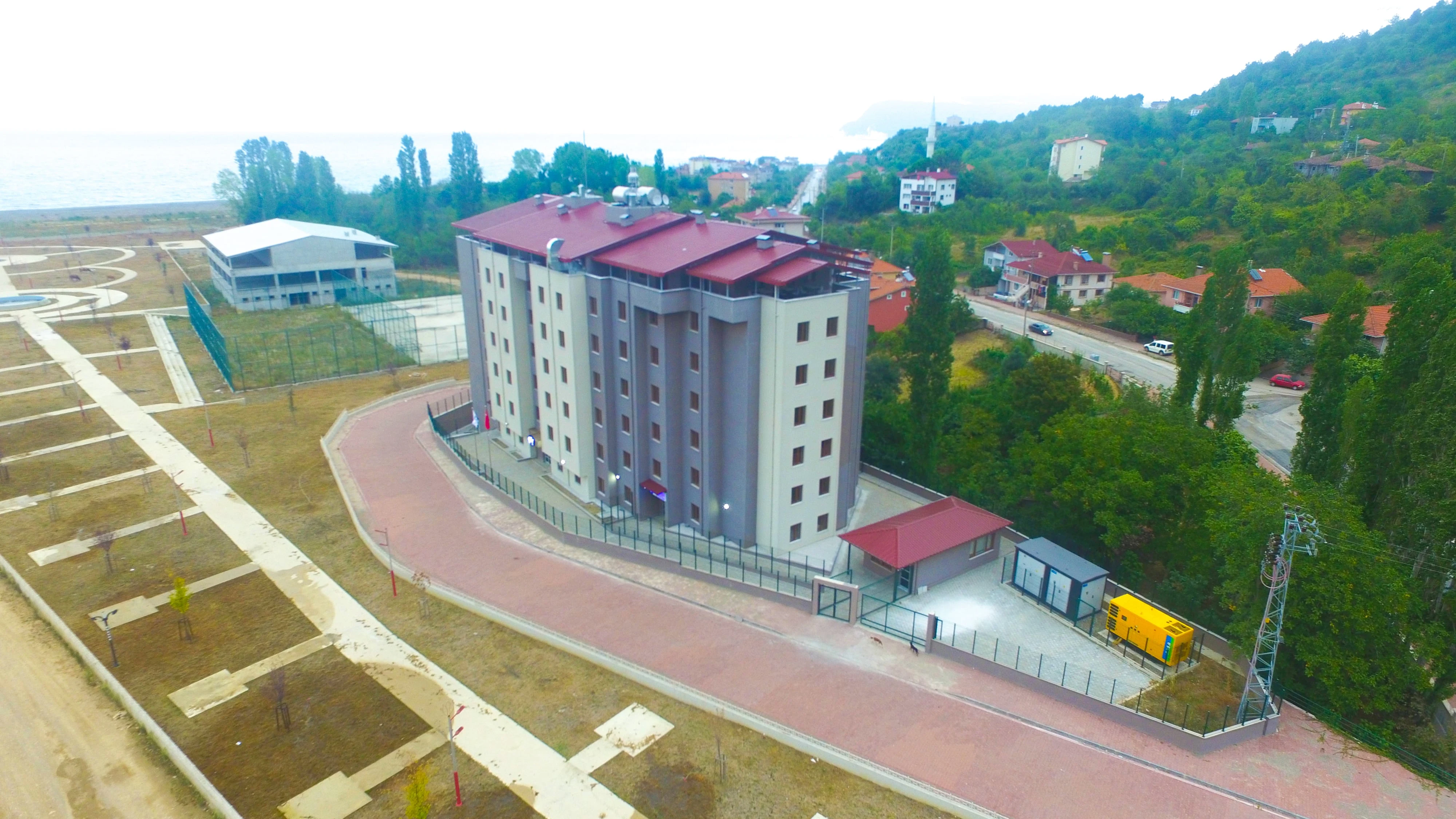 Özel Emre Yılmaz Yüksek Öğretim Kız / Erkek Öğrenci Yurdu havadan görünüm - Cide Kastamonu
